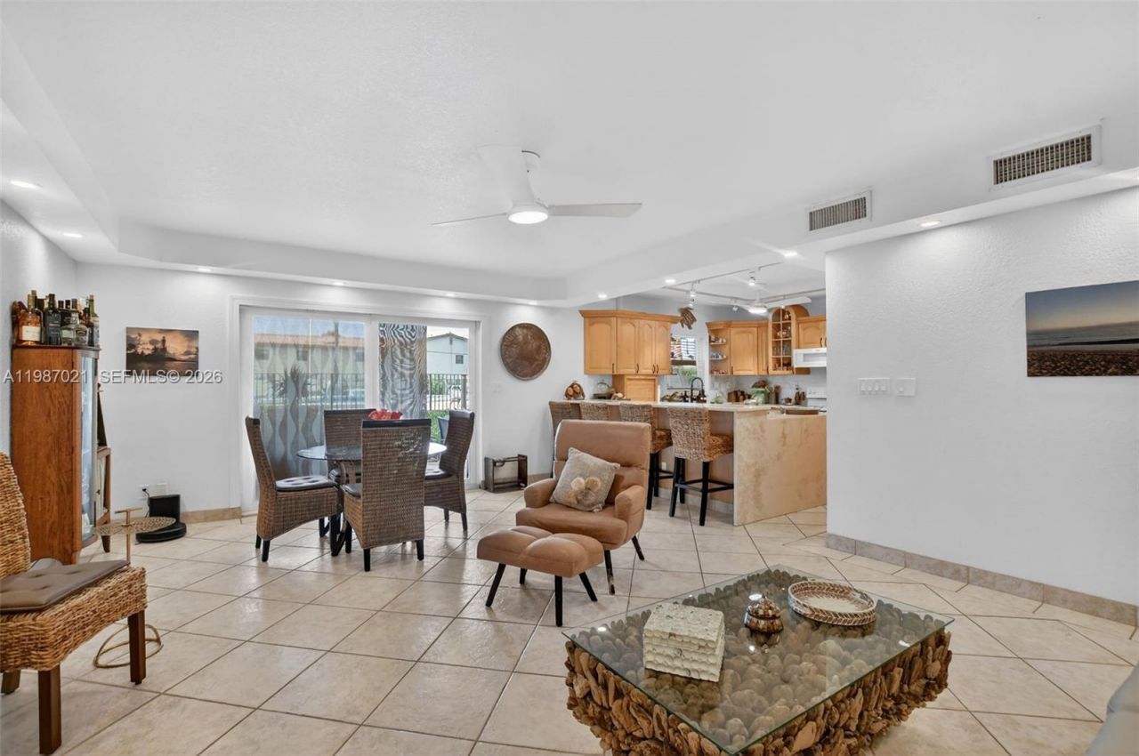 333 SE 20th Ave , Unit G2 (104), Deerfield Beach, FL 33441 Photo