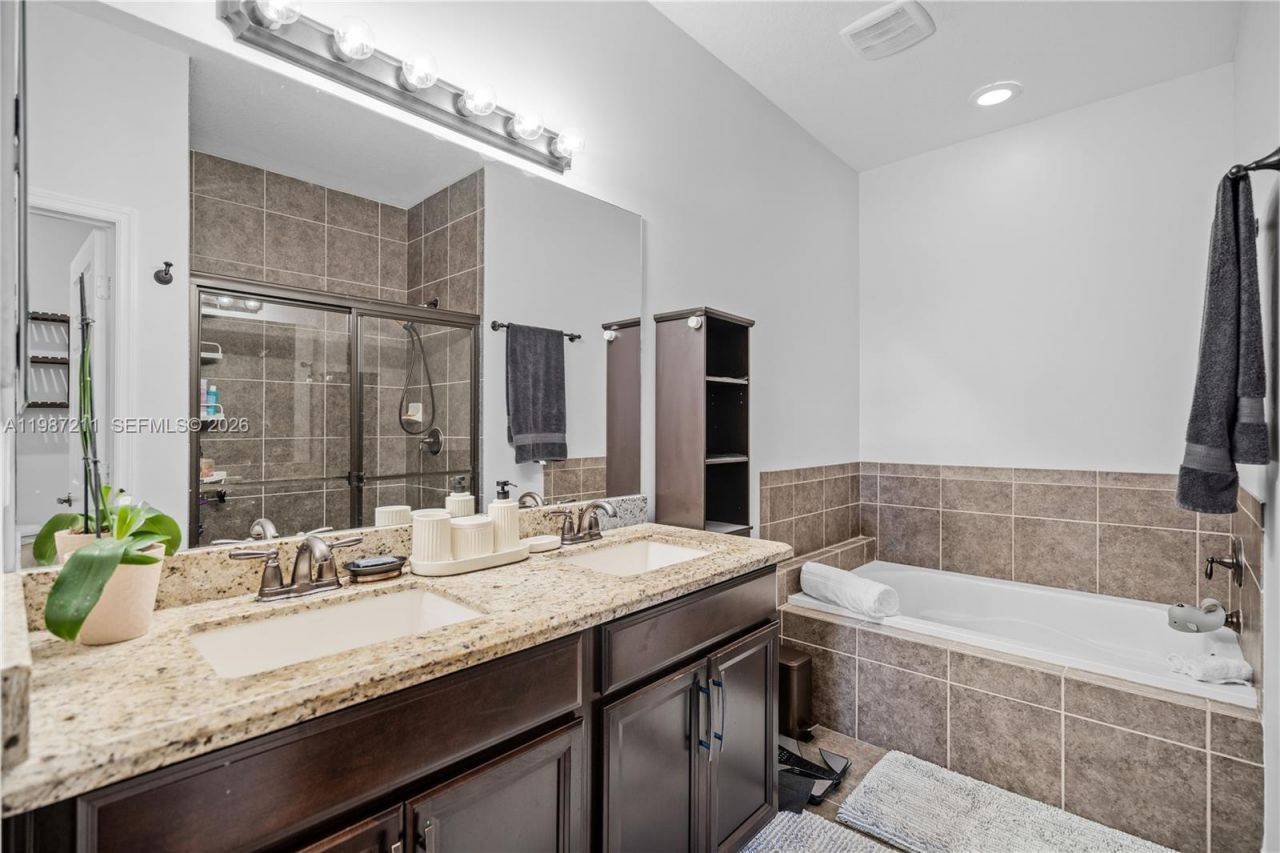 2559 SW 119th Ter, Miramar, FL 33025 Photo