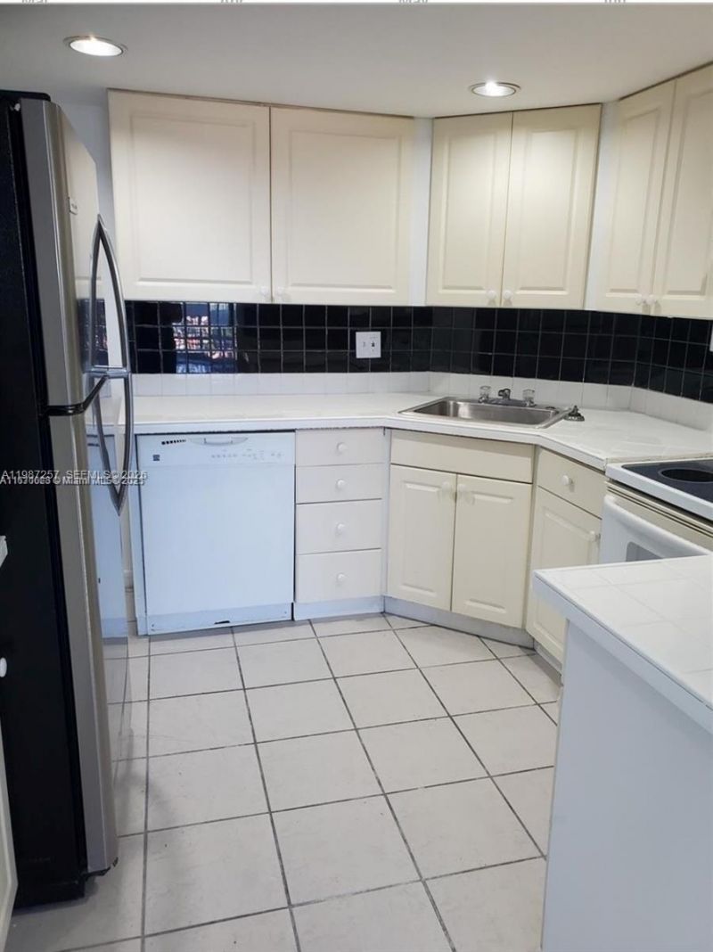 3301 Spanish Moss Ter , Unit 708, Lauderhill, FL 33319 Photo