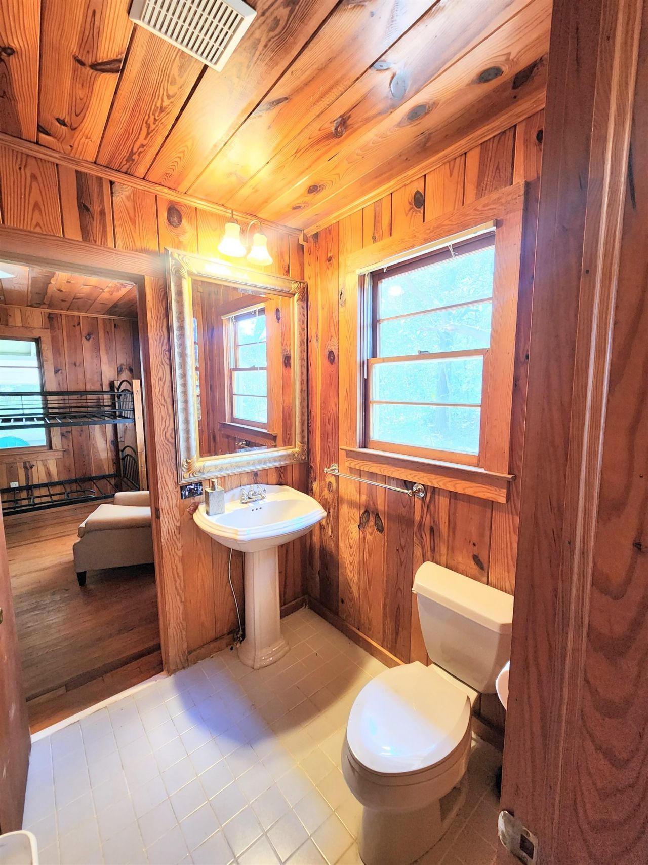 308 Sandcrest Dr. Photo 10