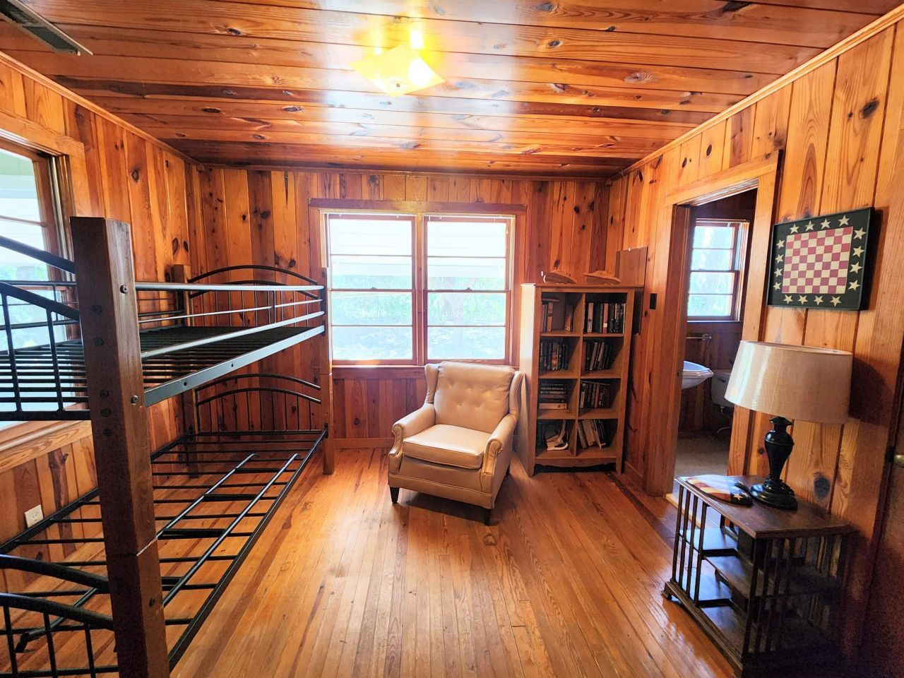 308 Sandcrest Dr. Photo 11