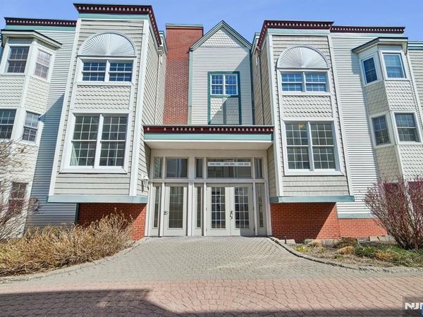 249 The Promenade, EDGEWATER, NJ 07020