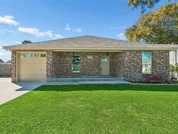 2720 PALMETTO Street , Chalmette, LA 70043
