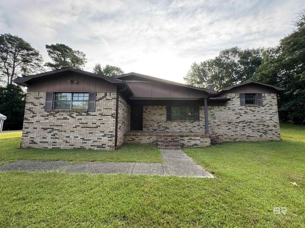 930 Ridgeway Street, Thomasville, AL 36784