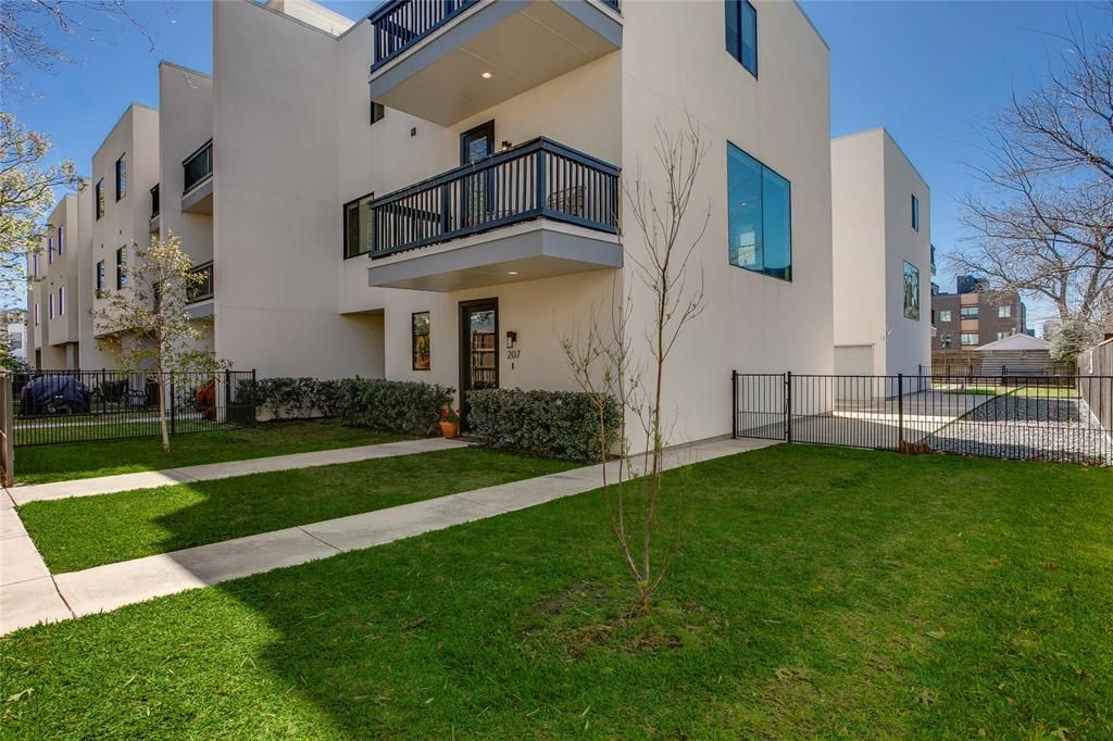 4703 Munger Avenue, Unit 207, Dallas, TX 75204 Main Photo