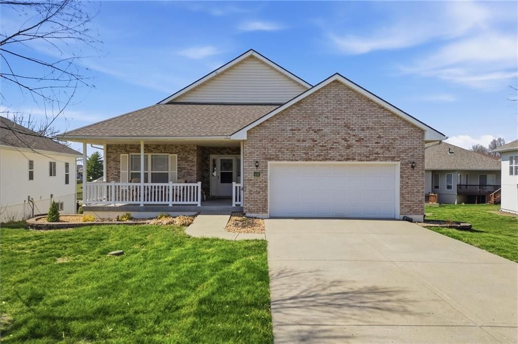 408 Victoria Avenue, Excelsior Springs, MO 64024 Main Photo