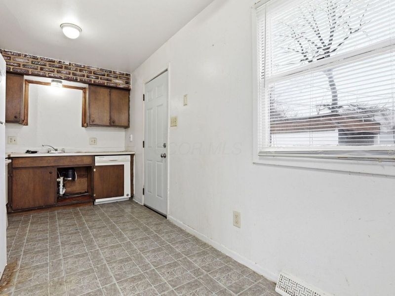 4909-4911 Karl Road , Columbus, OH 43229 Photo 38