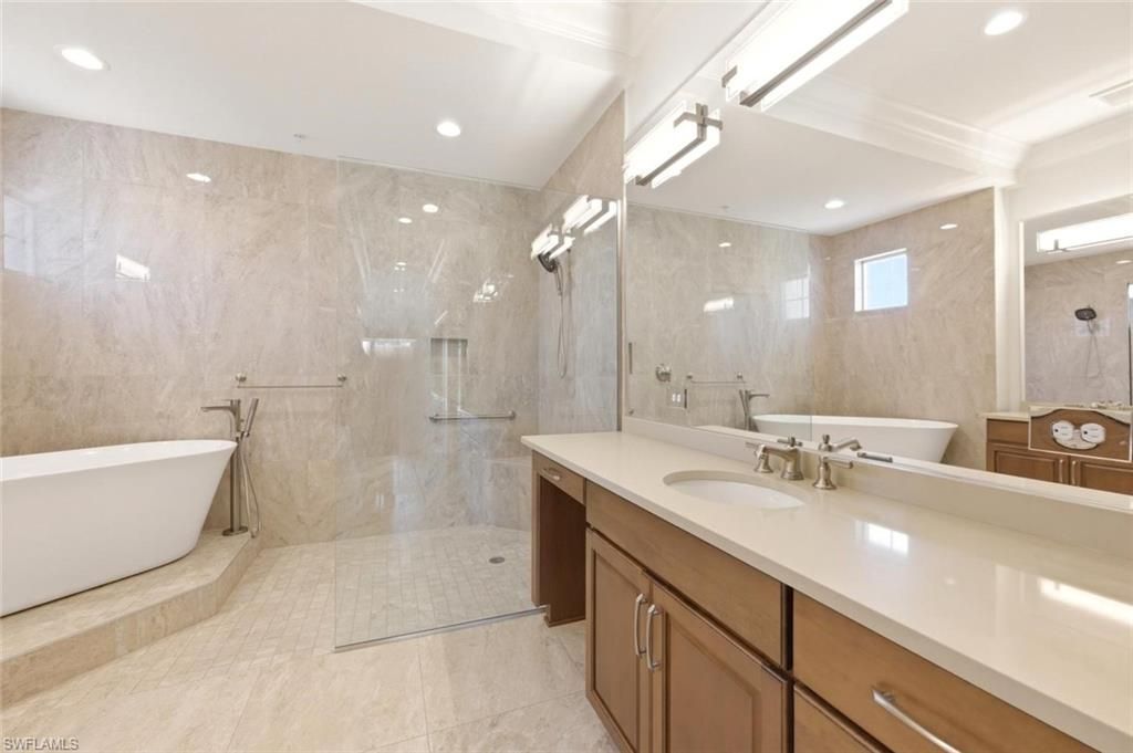 21490 Strada Nuova Cir, Unit 201, Estero, FL 33928 Photo
