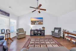 1318 Golden Valley Pl. photo 4