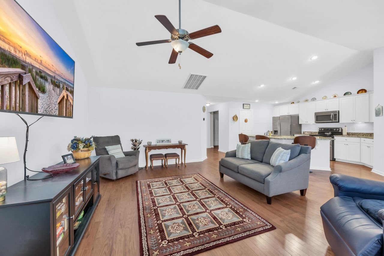 1318 Golden Valley Pl. Photo 6