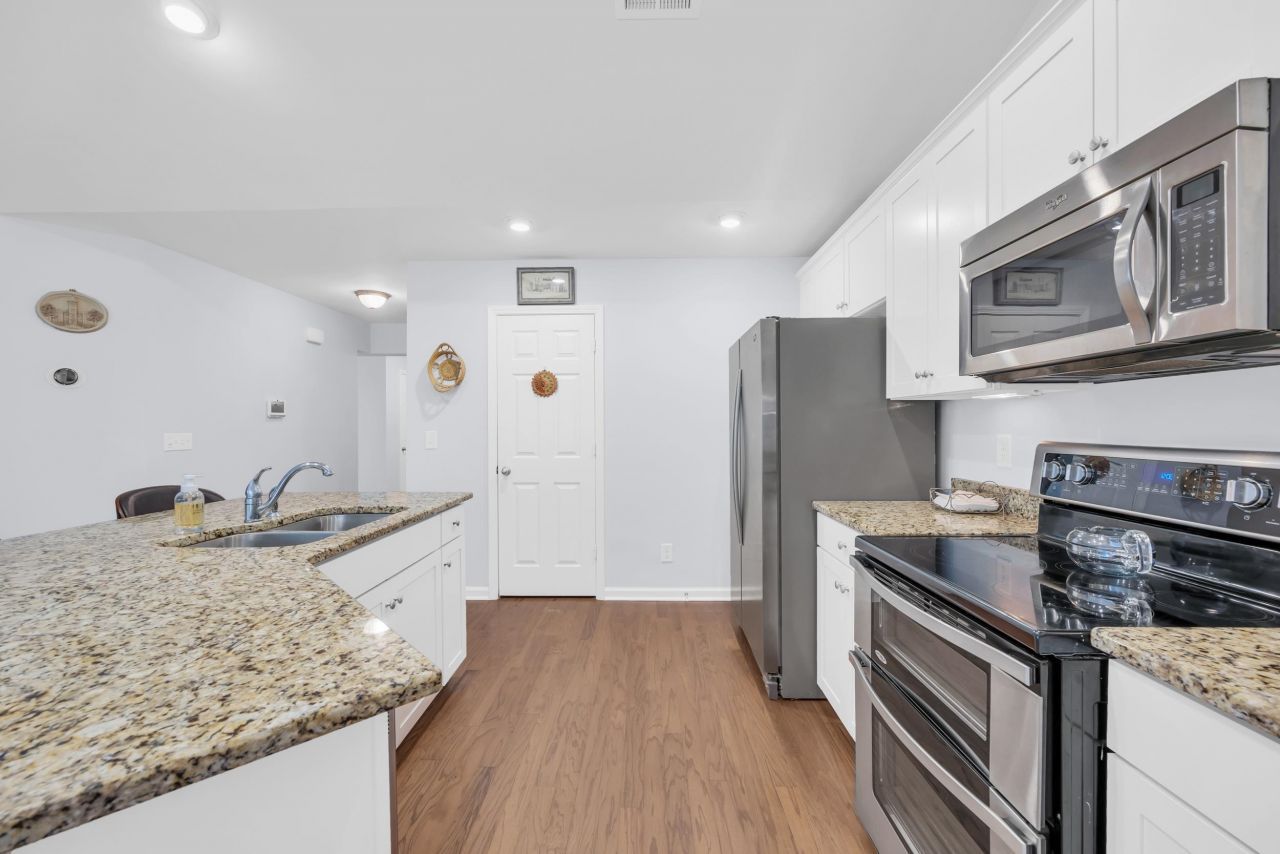 1318 Golden Valley Pl. Photo 9