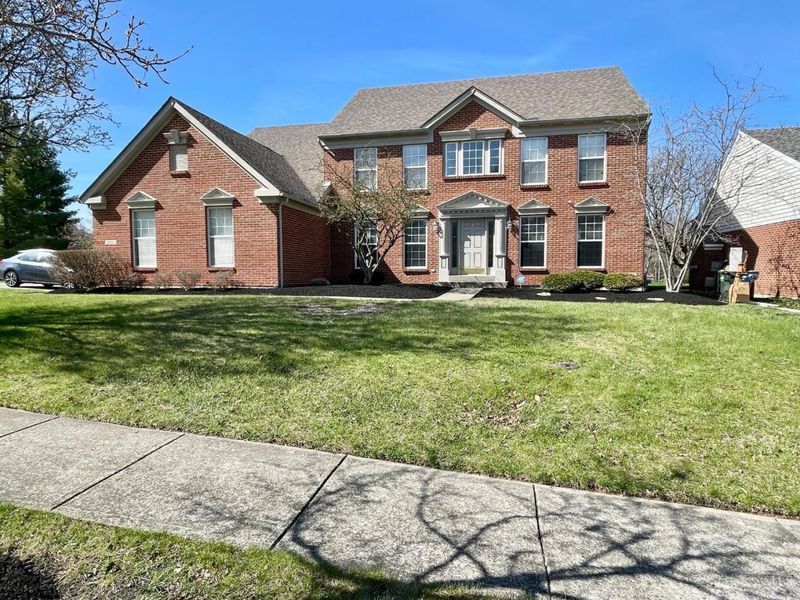 886 Augusta Boulevard, Miami Twp, OH 45140 Photo 2