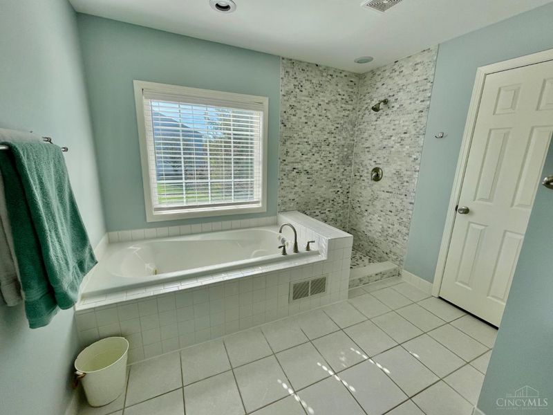 886 Augusta Boulevard, Miami Twp, OH 45140 Photo 20