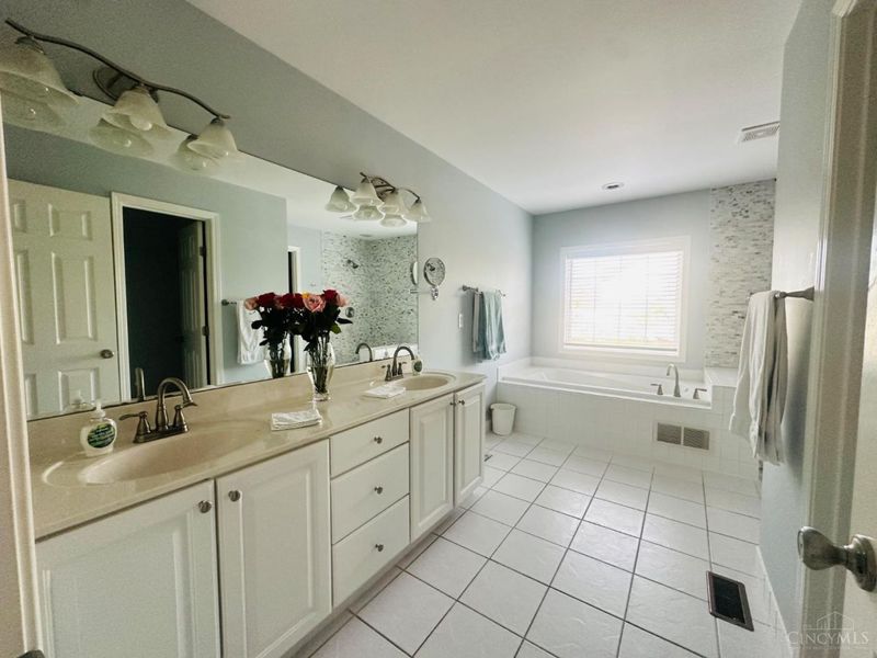 886 Augusta Boulevard, Miami Twp, OH 45140 Photo 21