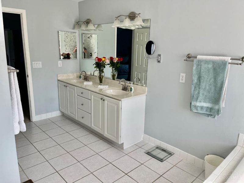 886 Augusta Boulevard, Miami Twp, OH 45140 Photo 23