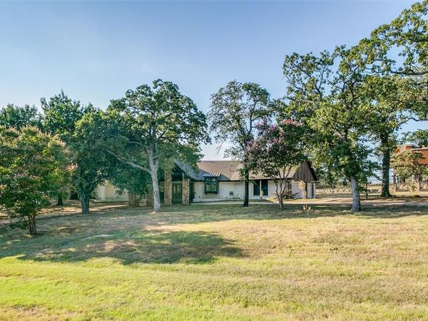 5933 Steve Court, Westlake, TX 76262
