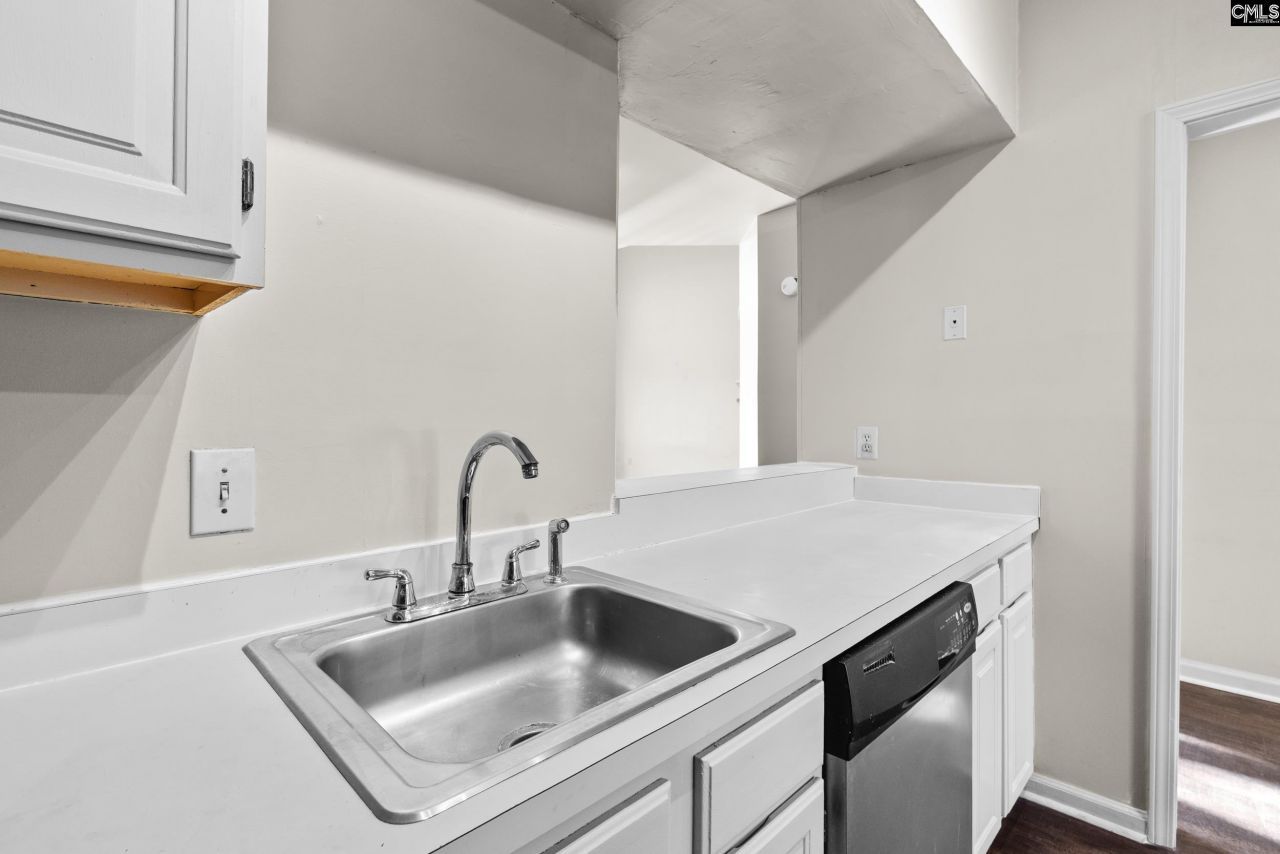 1850 Atlantic Drive Photo 7