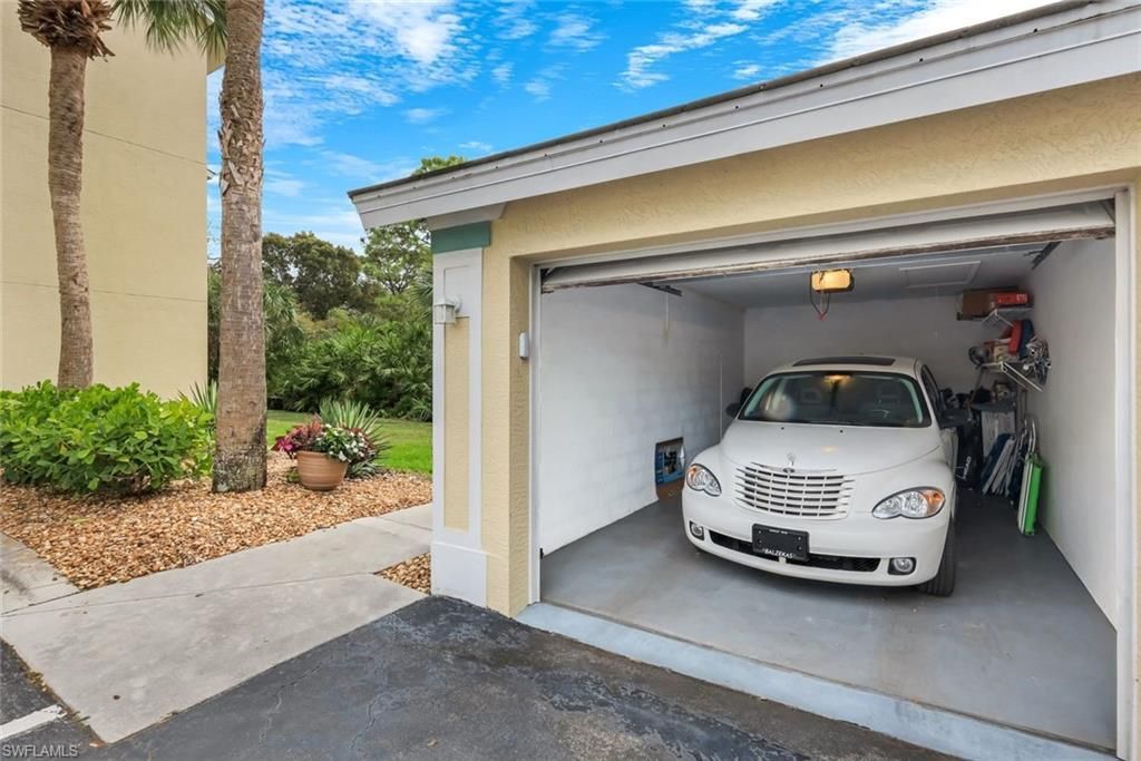 15495 Cedarwood Ln, Unit 204, Naples, FL 34110 Photo