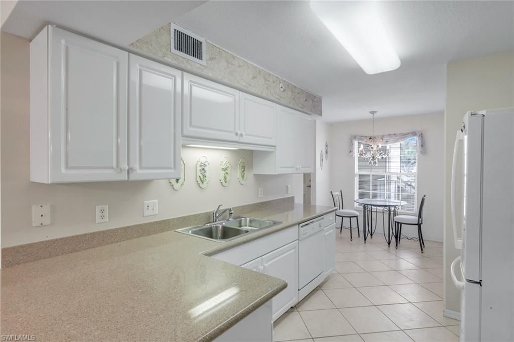15495 Cedarwood Ln, Unit 204, Naples, FL 34110 Photo