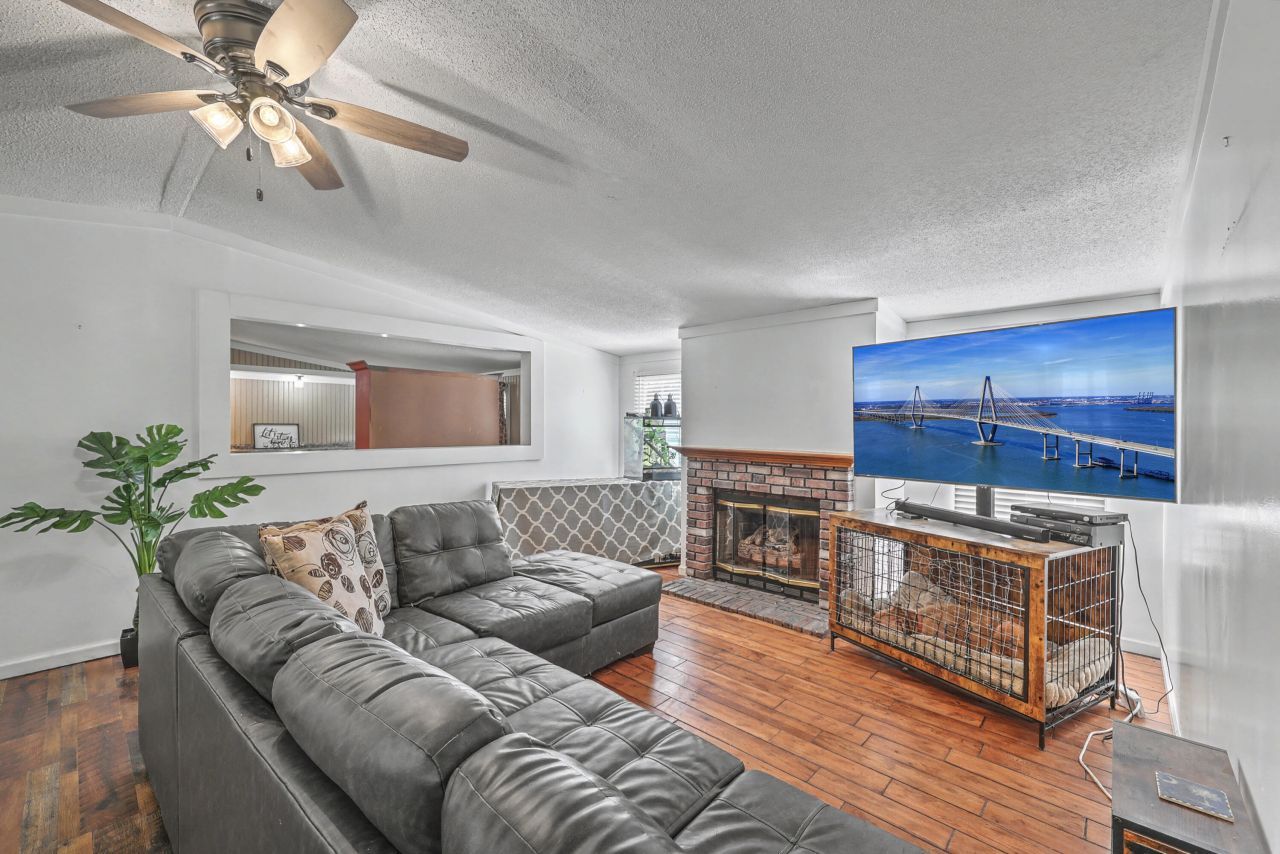 247 Fair Oaks Court Photo 11