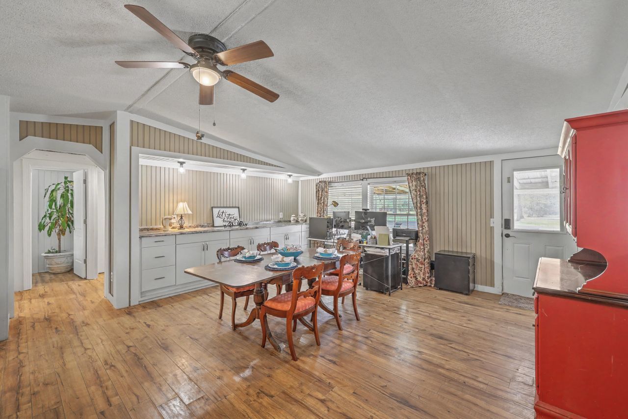 247 Fair Oaks Court Photo 15