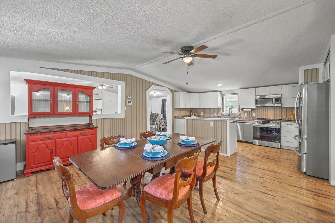 247 Fair Oaks Court Photo 17