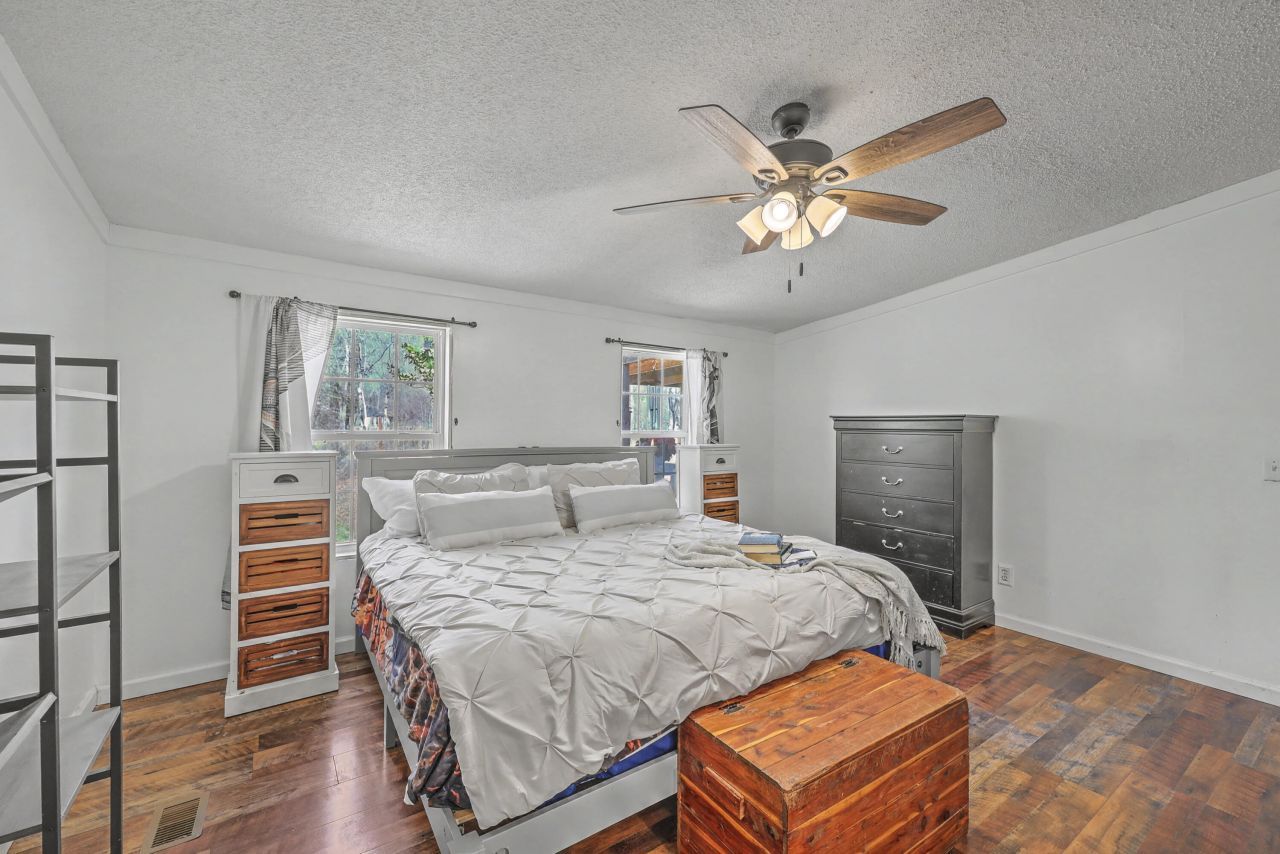 247 Fair Oaks Court Photo 20