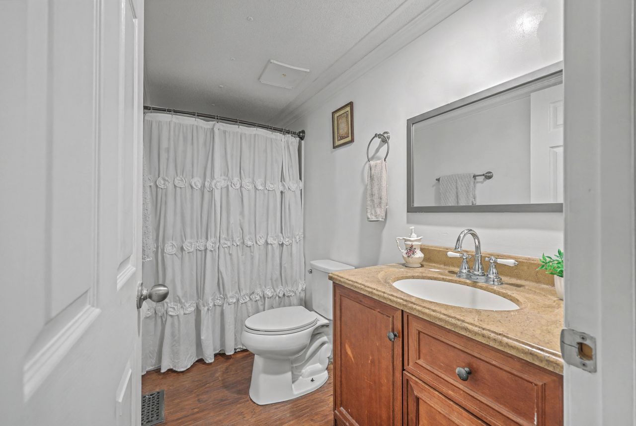 247 Fair Oaks Court Photo 25