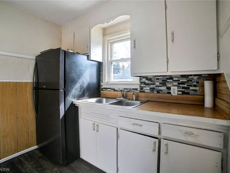 7615 Kenilworth Avenue , Parma, OH 44129 Photo 10