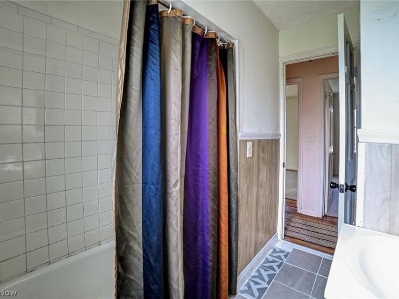 7615 Kenilworth Avenue , Parma, OH 44129 Photo 13