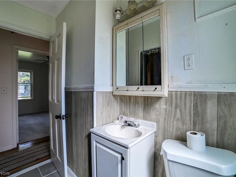 7615 Kenilworth Avenue , Parma, OH 44129 Photo 14