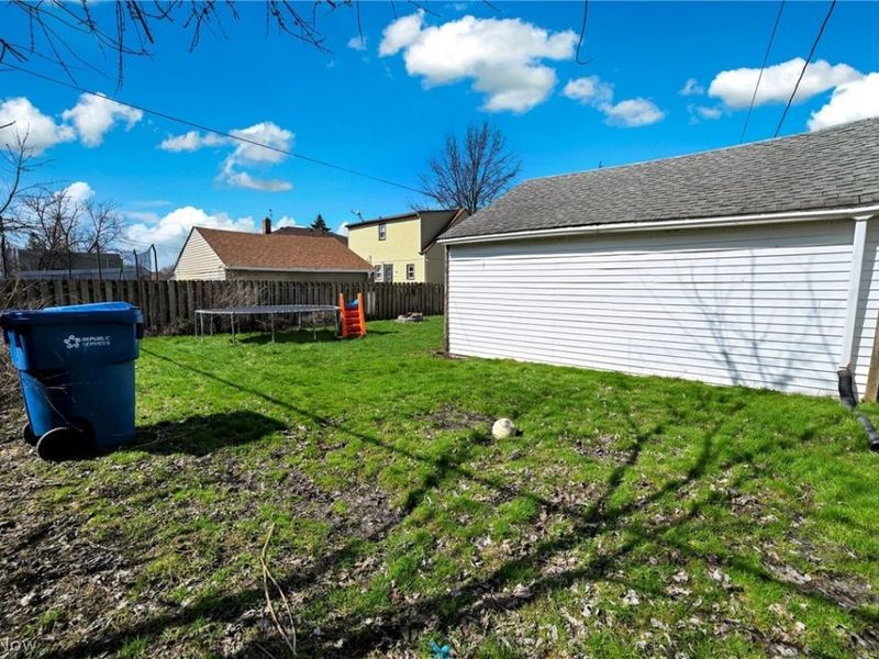 7615 Kenilworth Avenue , Parma, OH 44129 Photo 31