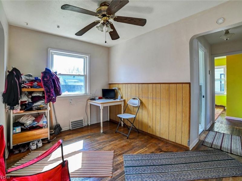 7615 Kenilworth Avenue , Parma, OH 44129 Photo 4