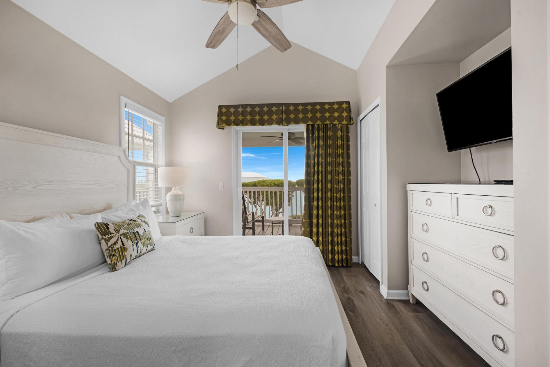 5067 Sunset Village Drive, Duck Key, FL 33050 Photo