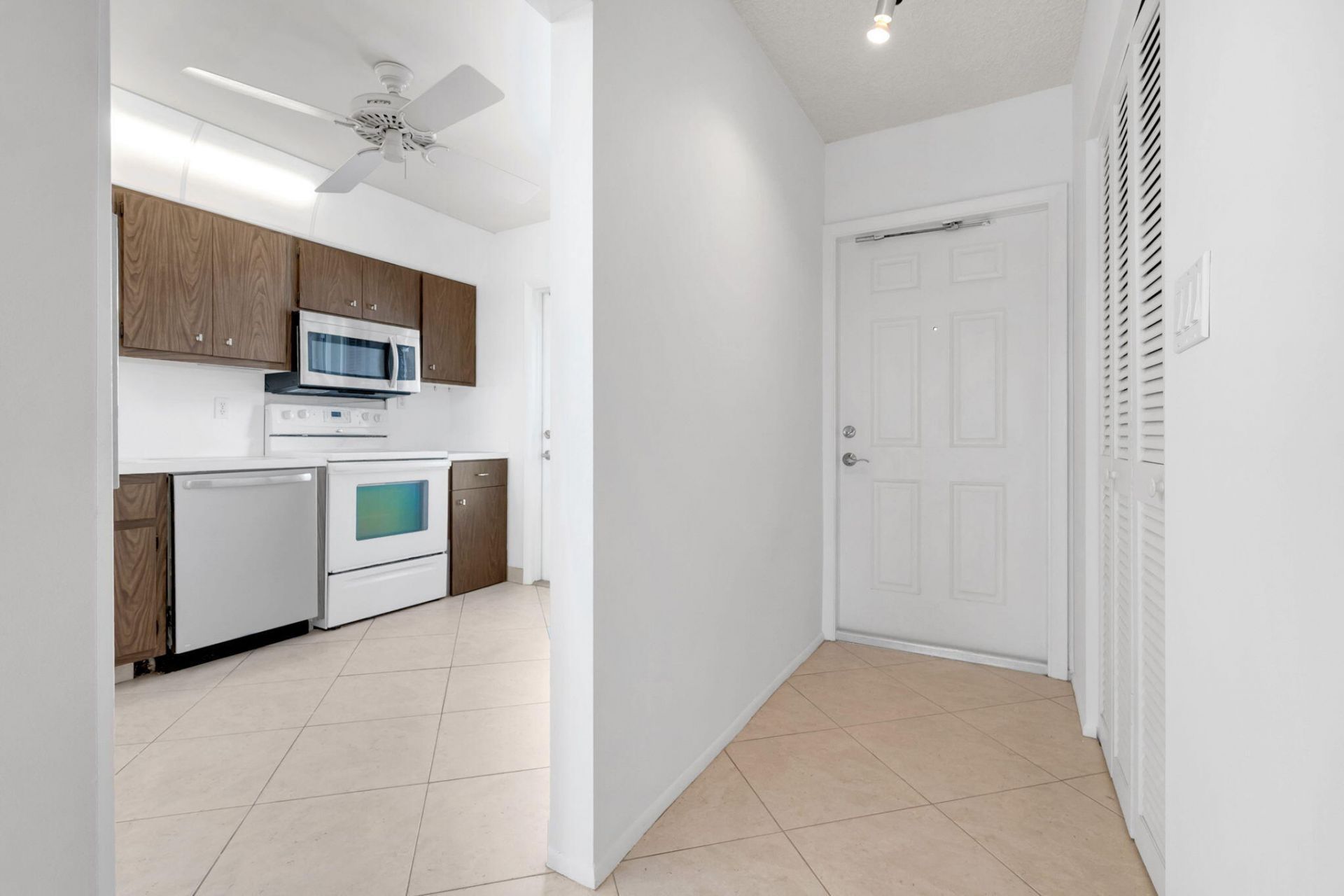 750 N Ocean Boulevard, Unit Apt 604, Pompano Beach, FL 33062 Photo