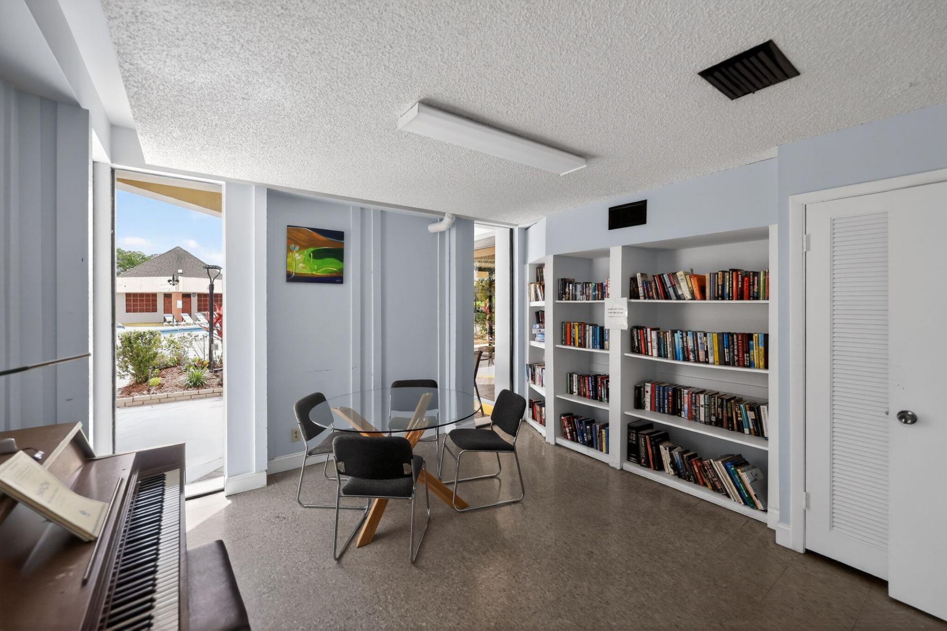 8051 N Sunrise Lakes Drive N, Unit 307, Sunrise, FL 33322 Photo