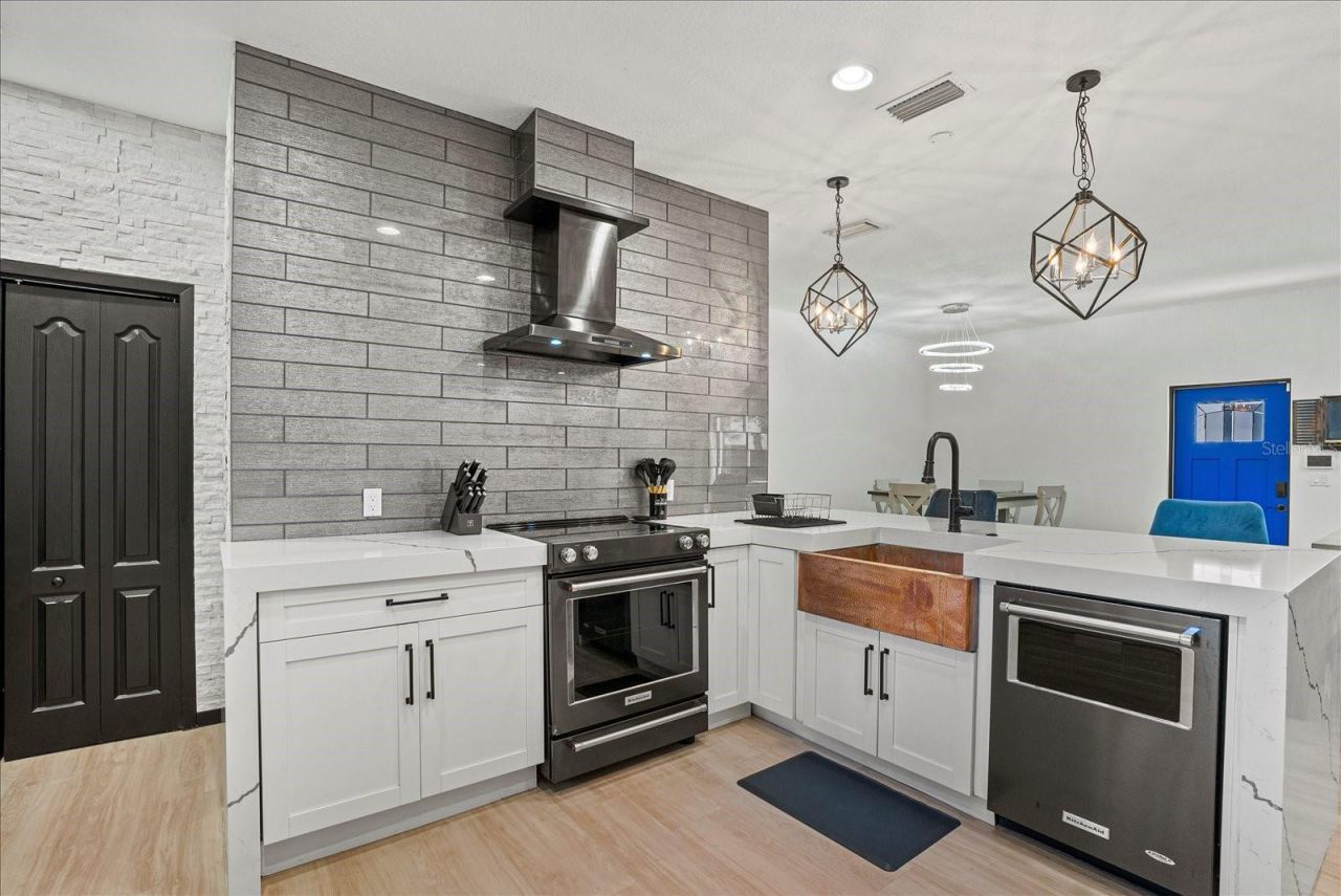 1185 S Shade Avenue , Sarasota, FL 34237 Photo