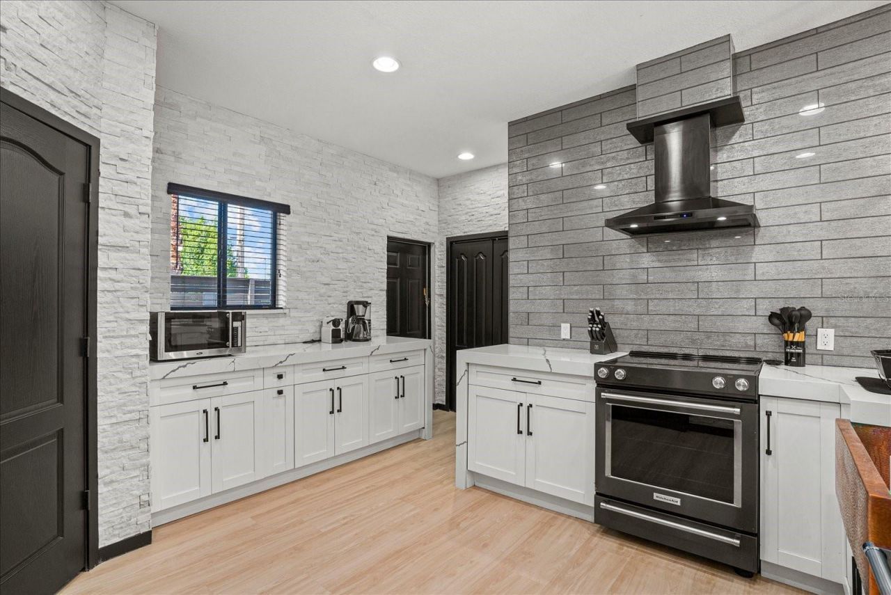 1185 S Shade Avenue , Sarasota, FL 34237 Photo