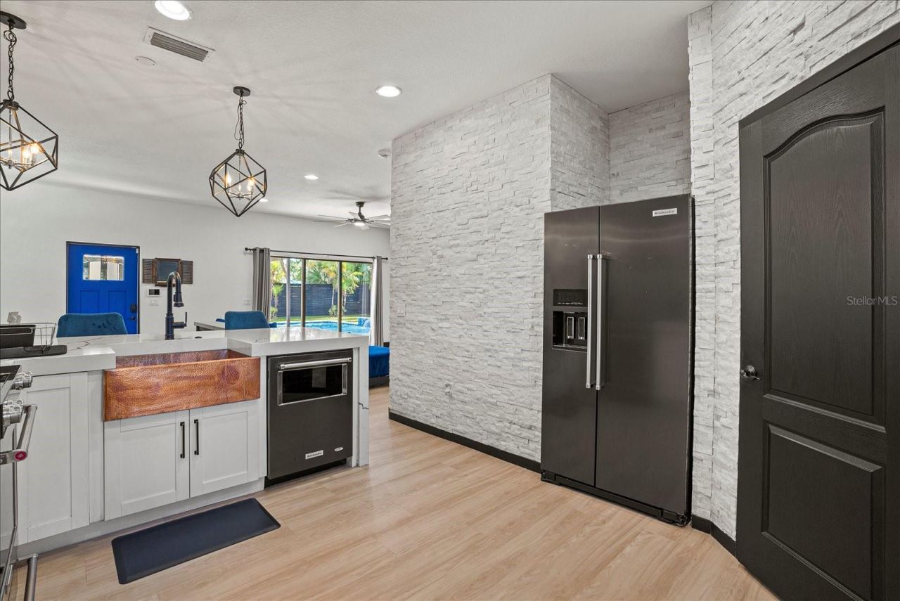 1185 S Shade Avenue , Sarasota, FL 34237 Photo