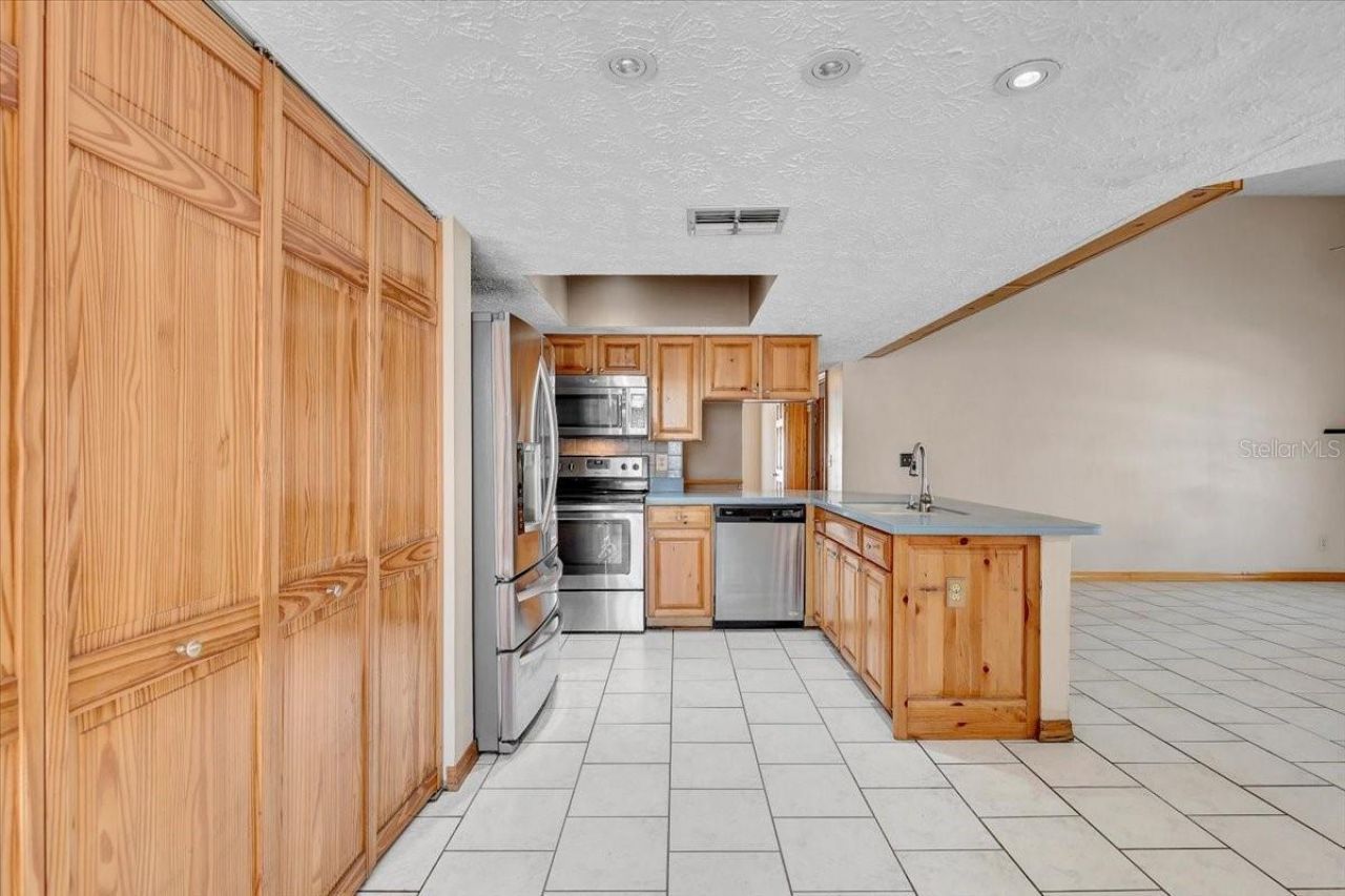 1604 Southwind Drive , Brandon, FL 33510 Photo