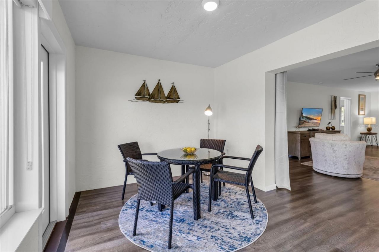 5519 Palm Aire Drive, Sarasota, FL 34243 Photo