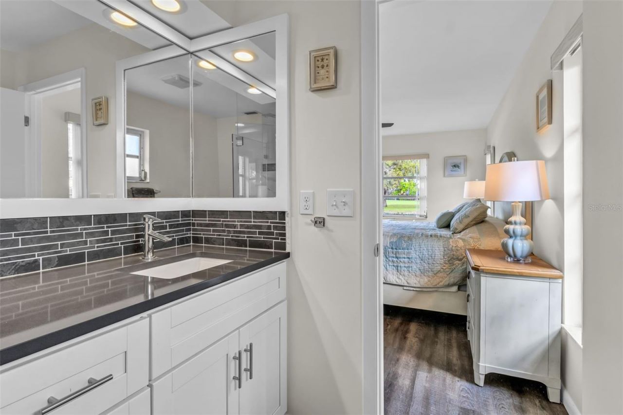 5519 Palm Aire Drive, Sarasota, FL 34243 Photo