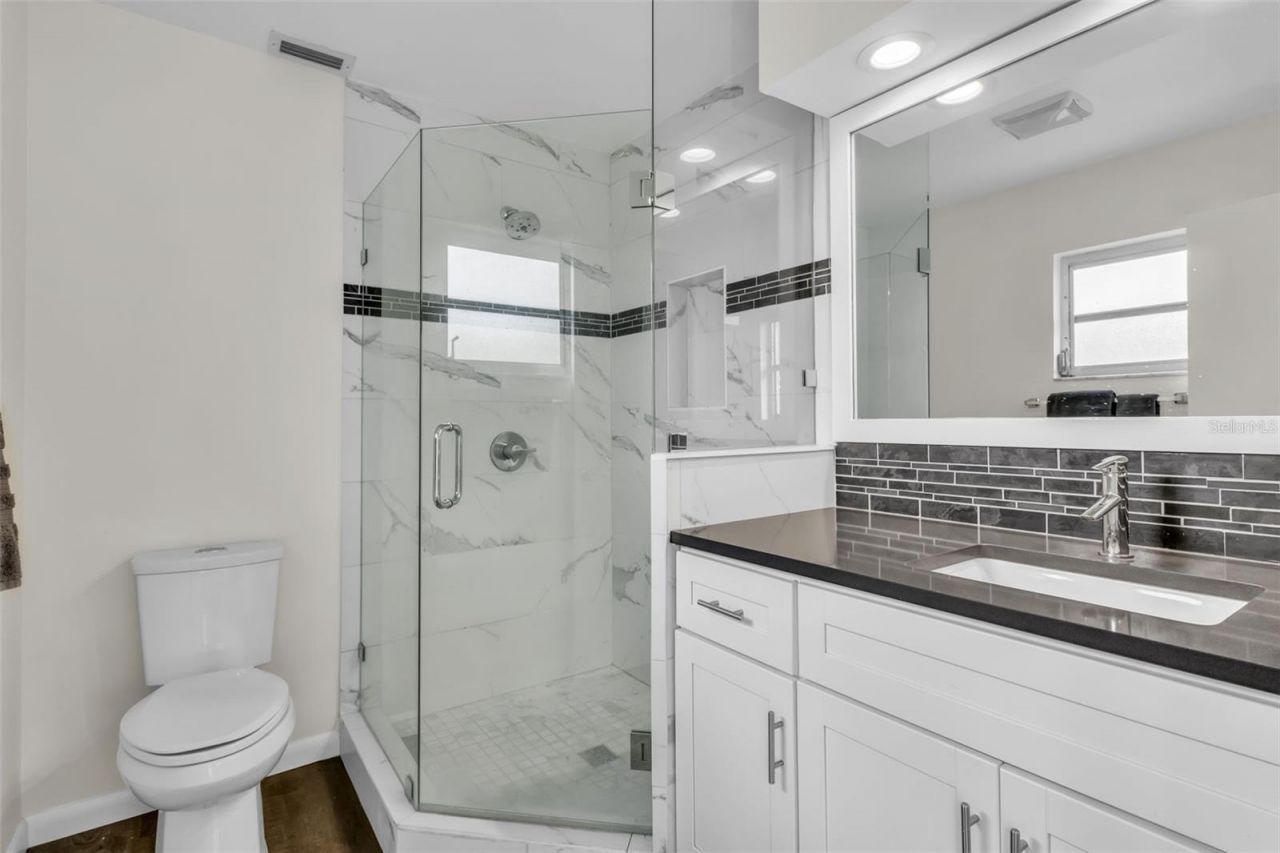 5519 Palm Aire Drive, Sarasota, FL 34243 Photo