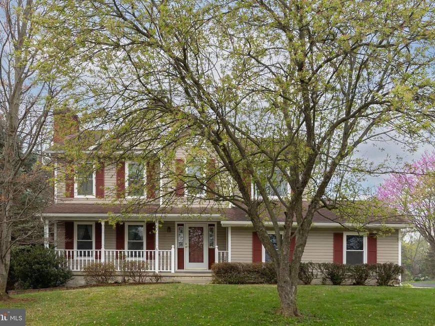 124 Deerfield Drive, Charles Town, WV 25414 Main Photo