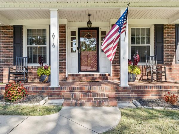 616 Coulwood Drive, Charlotte, NC 28214