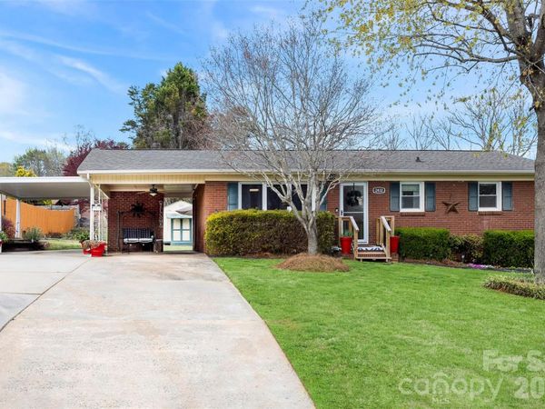2432 Lynn Drive , Gastonia, NC 28054
