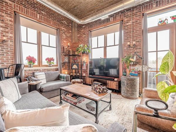 3235 Roswell Road NE, Unit 819, Atlanta, GA 30305