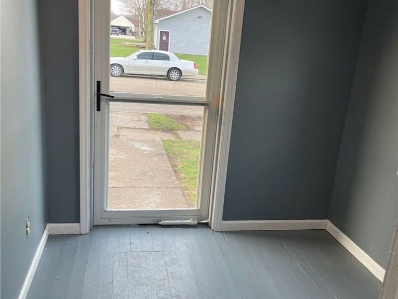 116 W Platt Street , West Lafayette, OH 43845 Photo 5