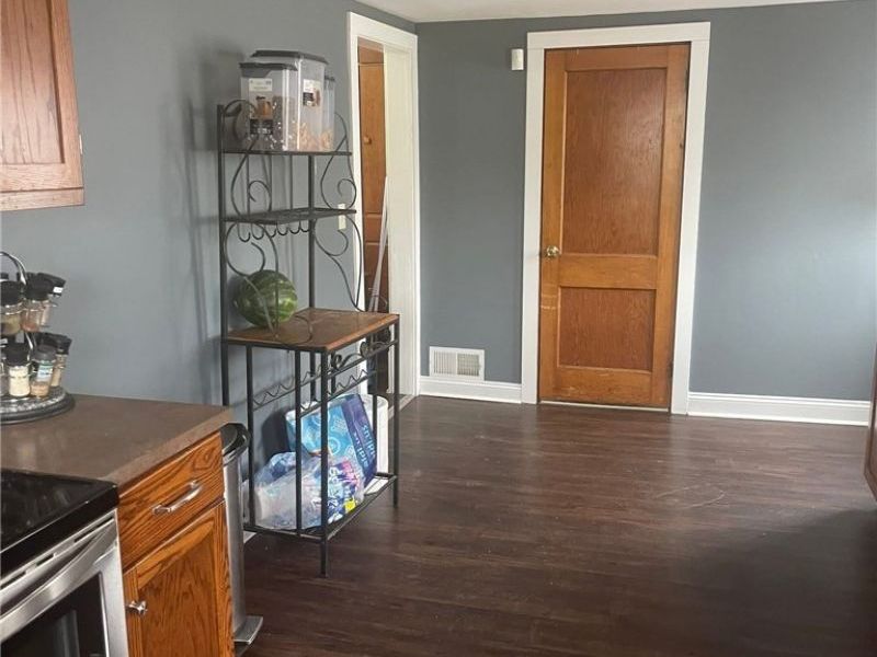 116 W Platt Street , West Lafayette, OH 43845 Photo 7