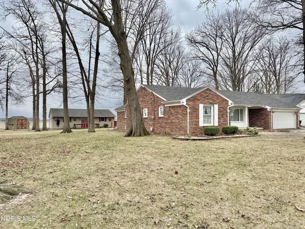26810 Woodland Court, Millbury, OH 43447